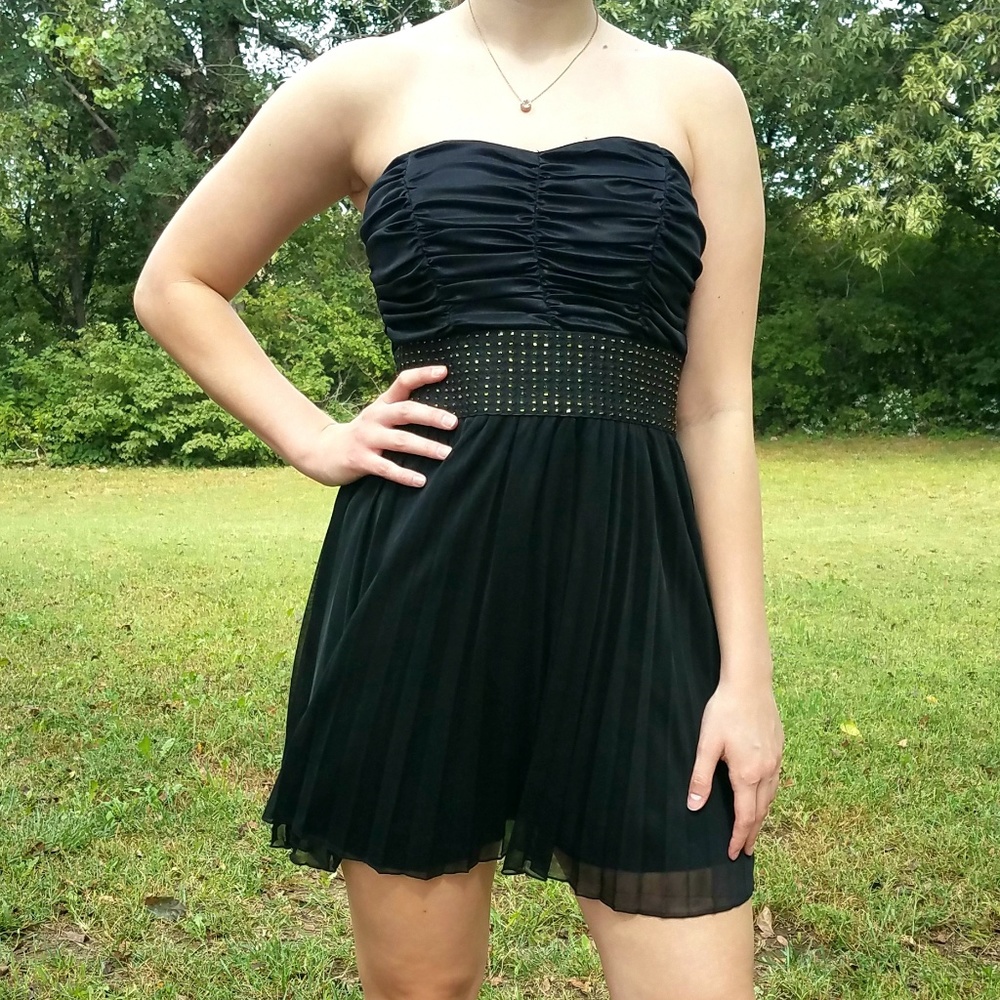 Strapless Formal Dress